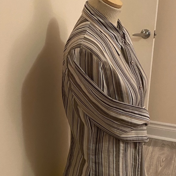 Button down shirt with silver thread - Picture 4 of 6